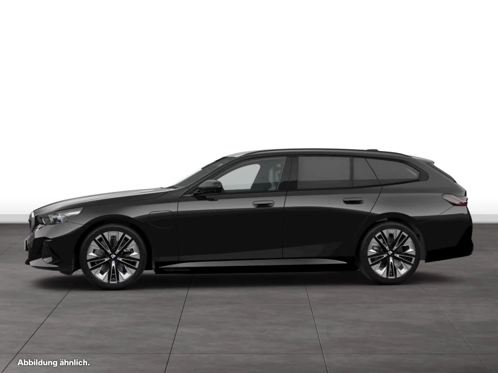 BMW 550e xDrive Touring