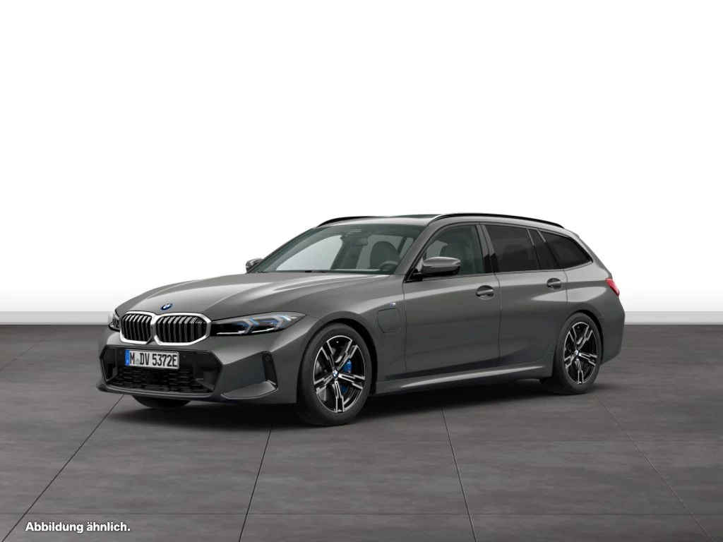 BMW 330e xDrive Touring