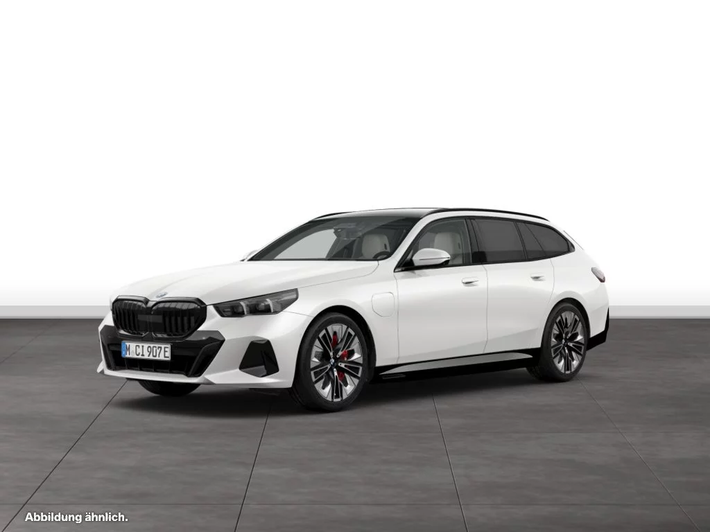 BMW 550e xDrive Touring