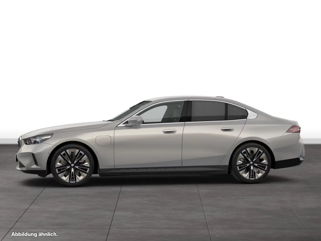 BMW 550e xDrive Limousine