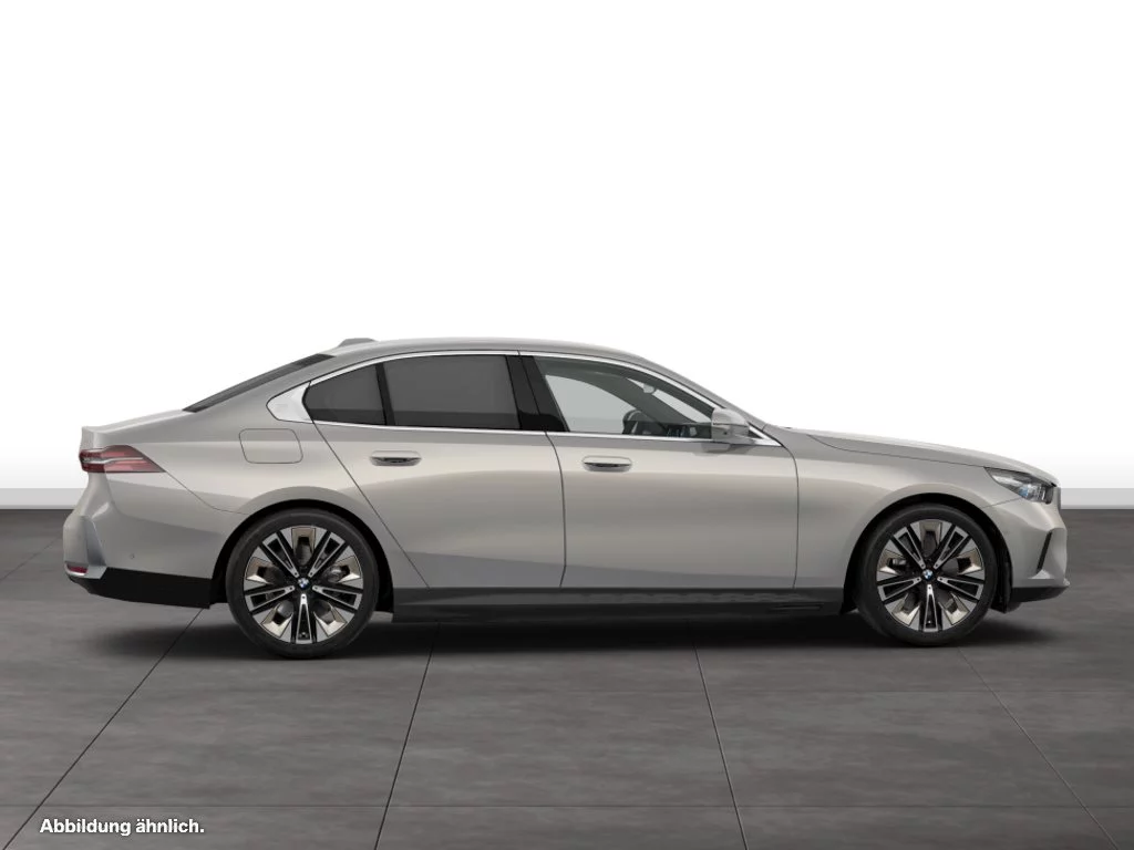 BMW 550e xDrive Limousine