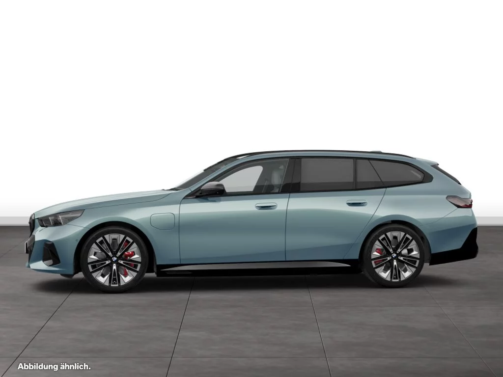 BMW 550e xDrive Touring