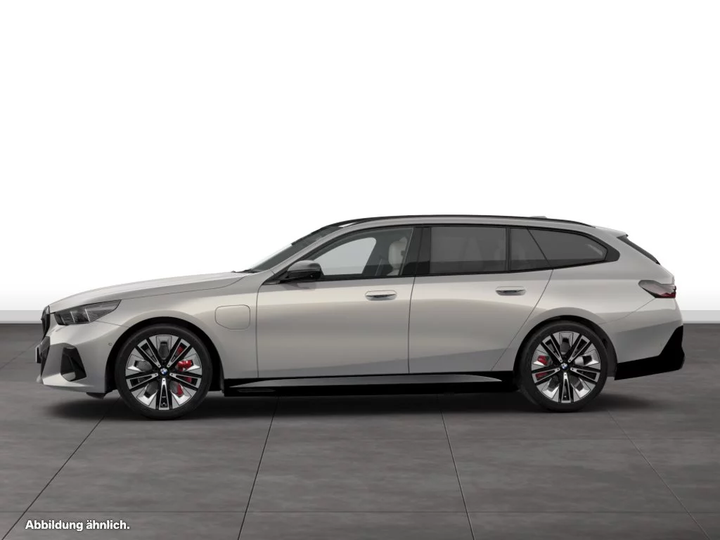 BMW 550e xDrive Touring