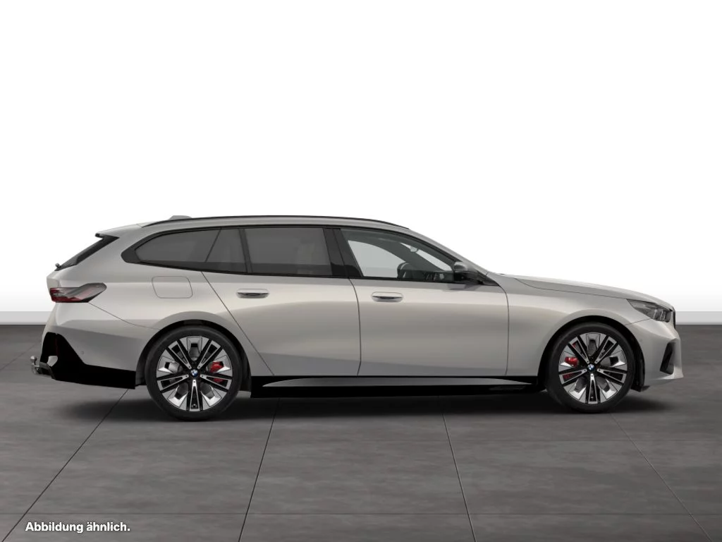 BMW 550e xDrive Touring