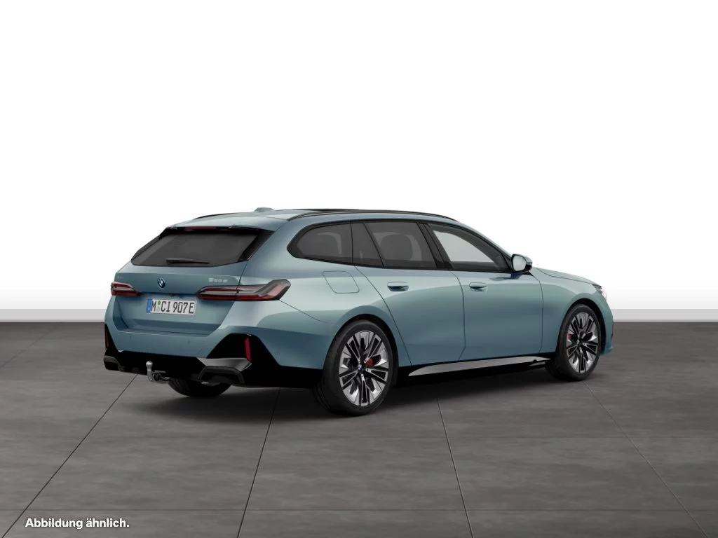 BMW 550e xDrive Touring