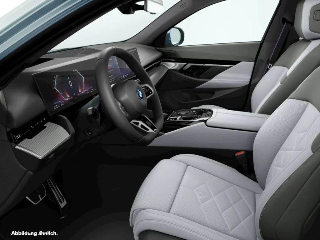 BMW 550e xDrive Touring