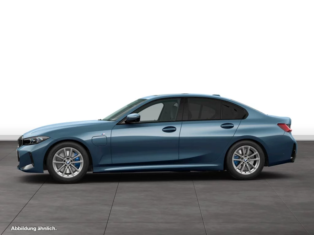 BMW 330e Limousine