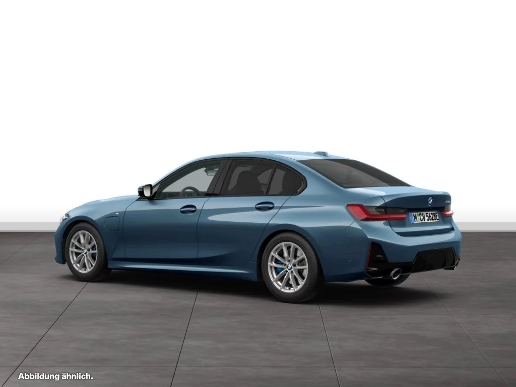 BMW 330e Limousine