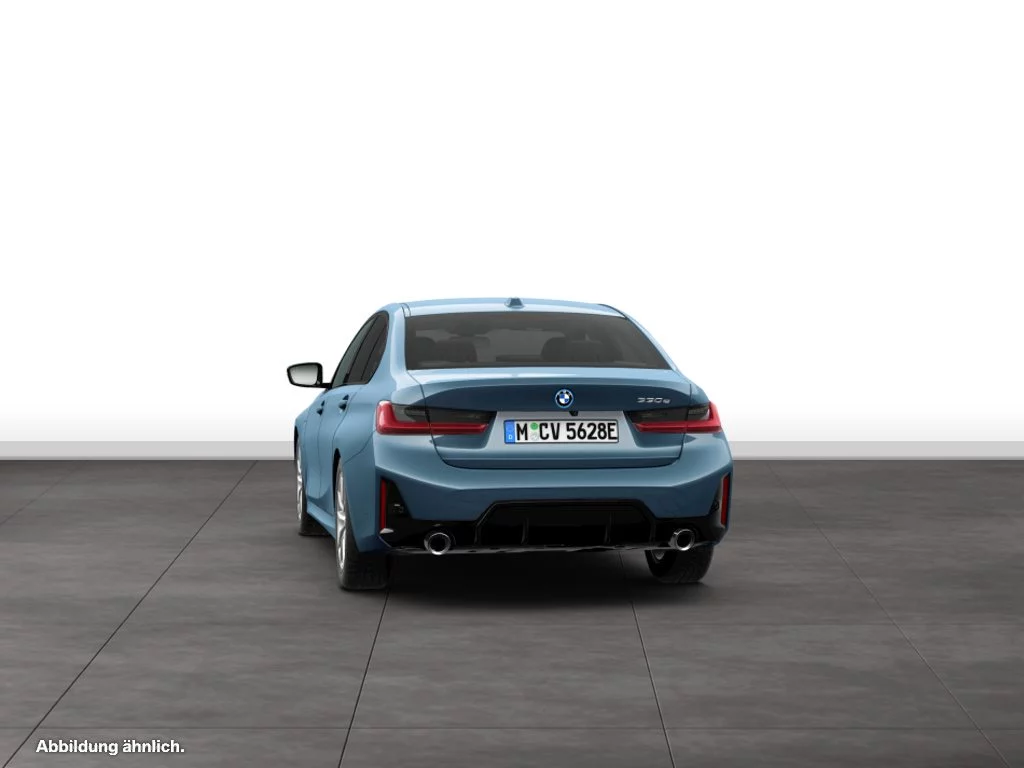 BMW 330e Limousine