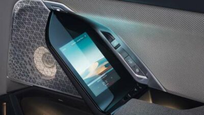 Touchdisplay in der hinteren Türverkleidung der BMW 7er Limousine Touchdisplay in der hinteren Türverkleidung der BMW 7er Limousine.
